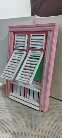Miniatura_Ventana_roja_pastel_de_las_Penias_serie_03_grande.jpg